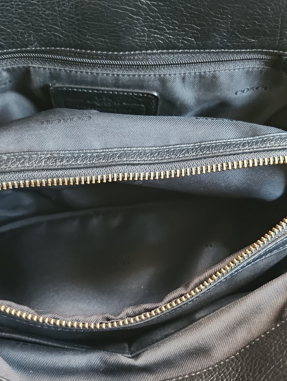 Coach Mercer Stachel With Rivets - Picture 13 of 16